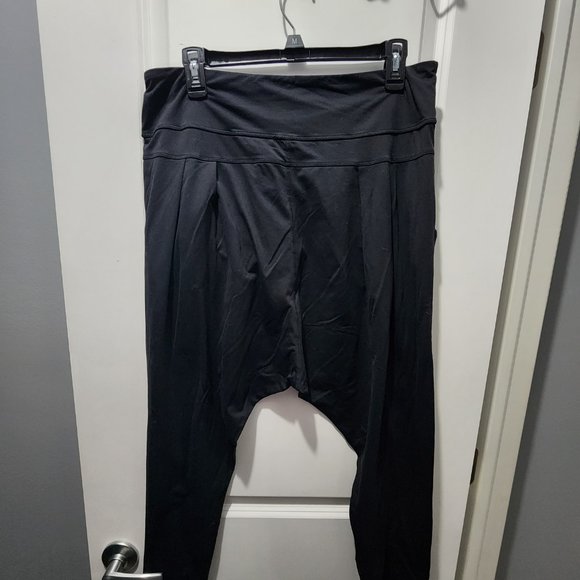 Black Lululemon Parashoot Pants Size 10 - Picture 6 of 8